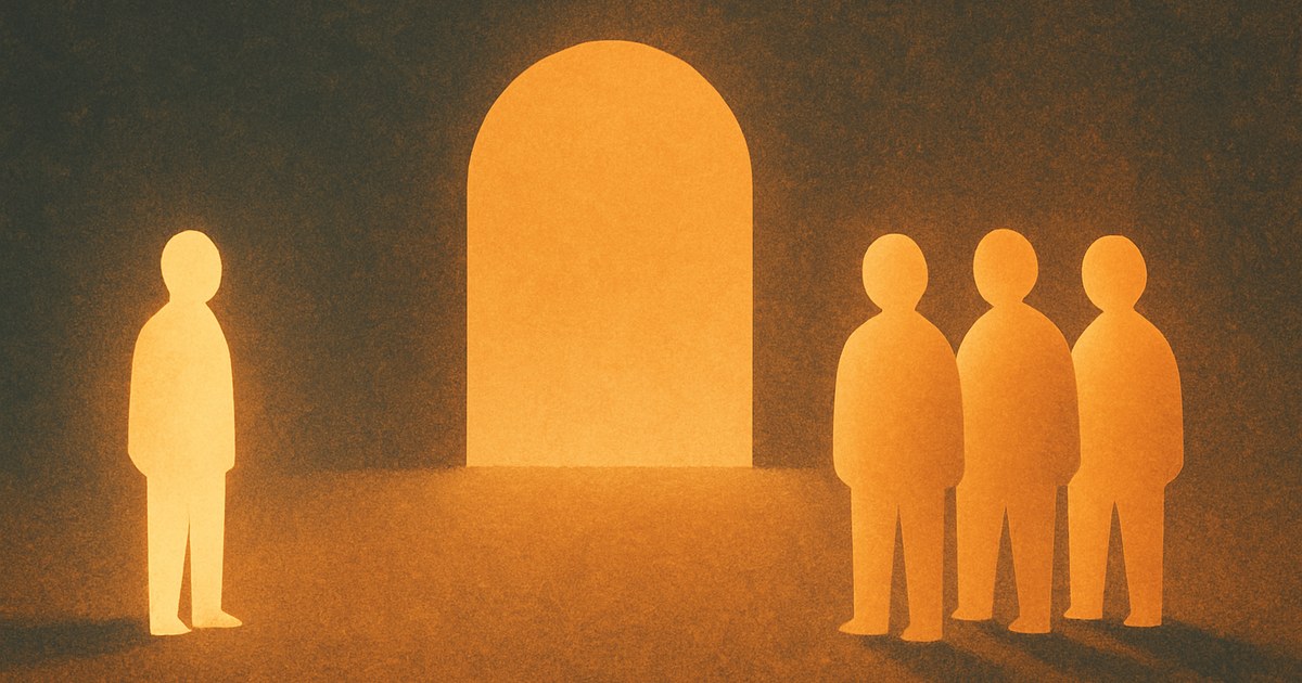 Illustration of a single glowing figure facing a cluster of figures, symbolizing the difference between an SEO consultant and an SEO agency